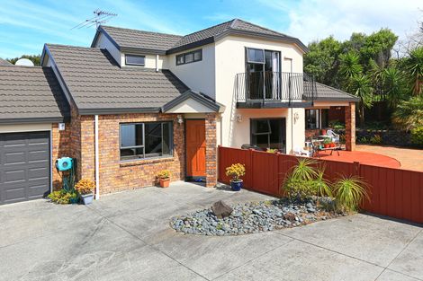 Photo of property in 8 Chardonnay Rise, Henderson, Auckland, 0612