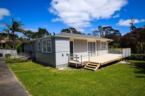 Photo of property in 67 Barrys Road, Glendene, Auckland, 0602