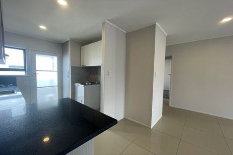 Photo of property in 2/9 Norman Spencer Drive, Papatoetoe, Auckland, 2104