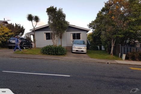 Photo of property in 32 Thurleigh Grove, Karori, Wellington, 6012