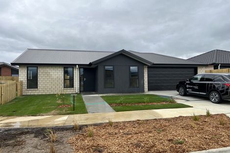 Photo of property in 58 Waruhia Crescent, Rototuna North, 3281