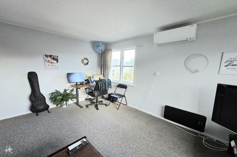 Photo of property in 84 Tiber Street, Island Bay, Wellington, 6023