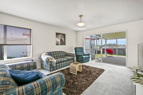 Photo of property in 26 Heta Road, Highlands Park, New Plymouth, 4312