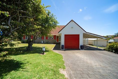 Photo of property in 61 Ranui Terrace, Tawa, Wellington, 5028