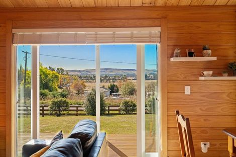 Photo of property in 21 Oxford Street, Waikari, 7420