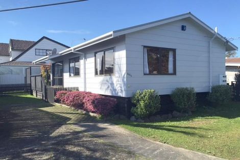 Photo of property in 1/202 Te Atatu Road, Te Atatu South, Auckland, 0610