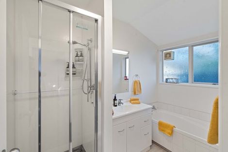 Photo of property in 2/321 Wairakei Road, Burnside, Christchurch, 8053