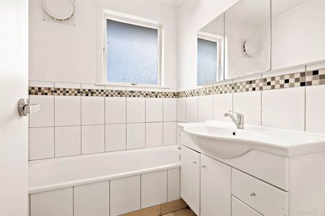 Photo of property in 29 Sycamore Drive, Sunnynook, Auckland, 0620