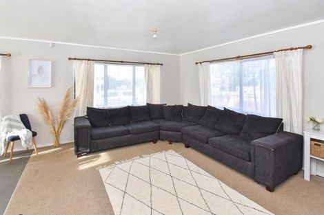 Photo of property in 32a Barneys Farm Road, Clendon Park, Auckland, 2103