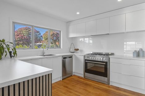 Photo of property in 29 Plympton Street, Brooklands, New Plymouth, 4310