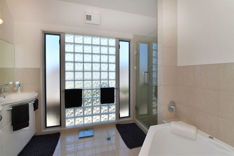 Photo of property in 44 Marellen Drive, Red Beach, 0932