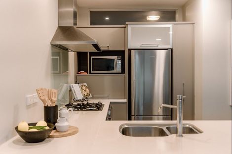 Photo of property in 2/35 Victoria Road, Mount Maunganui, 3116