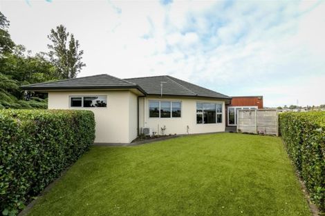 Photo of property in 18 Adam Lile Drive, Highlands Park, New Plymouth, 4312