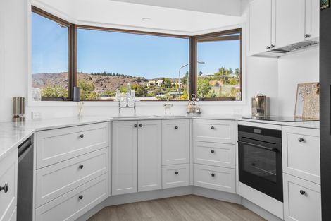 Photo of property in 2 Hart Place, Bridge Hill, Alexandra, 9320