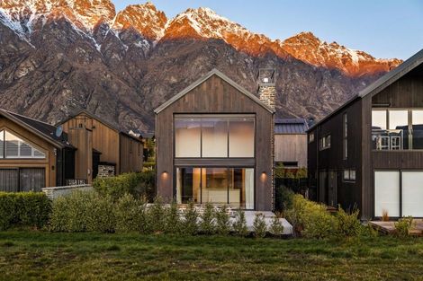 Photo of property in 10 Soudley Court, Jacks Point, Queenstown, 9371