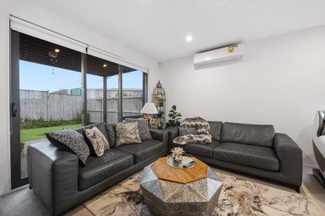 Photo of property in 25 Orona Place, Takanini, 2112