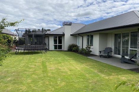 Photo of property in 52 Huntingdon Drive, Rangiora, 7400