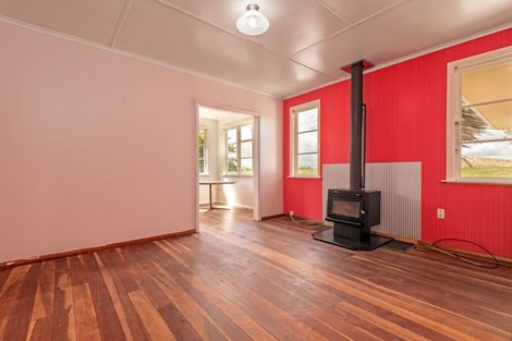 Photo of property in 22 Foxton Beach Road, Foxton, 4891