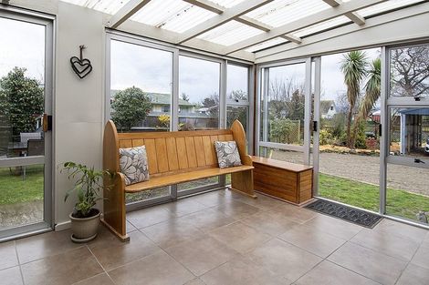 Photo of property in 27 Roseness Street, Palmerston, 9430