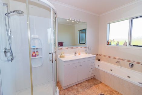 Photo of property in 28 West Road, Mangatainoka, Pahiatua, 4982