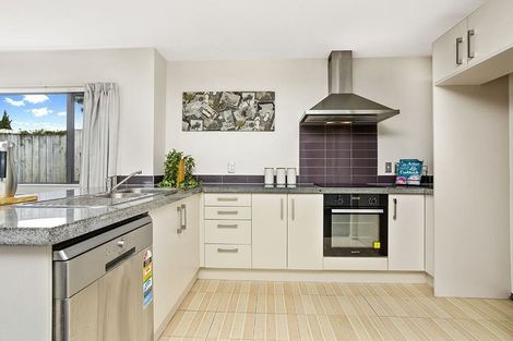 Photo of property in 115a Ennis Avenue, Pakuranga Heights, Auckland, 2010