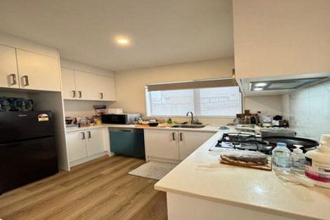 Photo of property in 9b Poruru Close, Papakura, 2110