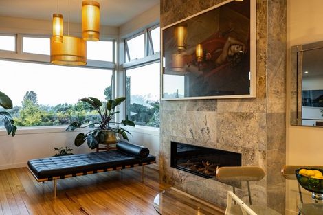 Photo of property in 189 Mangorei Road, Merrilands, New Plymouth, 4312