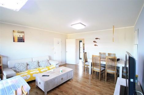 Photo of property in 1/78 West Coast Road, Glen Eden, Auckland, 0602