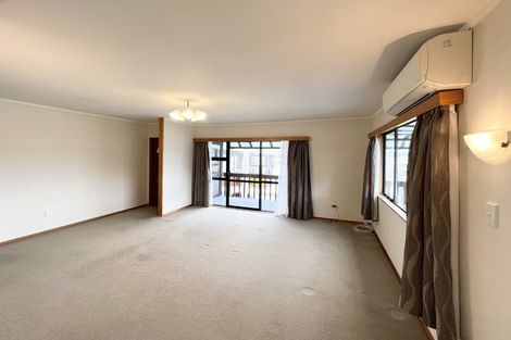 Photo of property in 2/104 Bond Crescent, Forrest Hill, Auckland, 0620