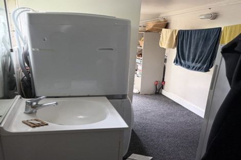 Photo of property in 62 Kelburn Parade, Kelburn, Wellington, 6012