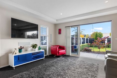 Photo of property in 53 Dunlops Crescent, Bottle Lake, Christchurch, 8083
