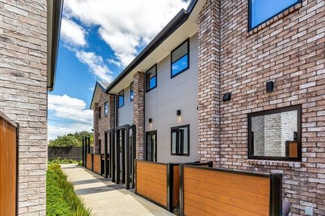 Photo of property in 9/17 Pearce Crescent, Taita, Lower Hutt, 5011