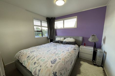 Photo of property in 1/16a Camrose Place, Glenfield, Auckland, 0629