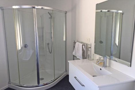 Photo of property in 17 Trevathan Lane, Wanaka, 9305