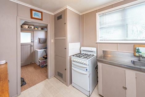 Photo of property in 51 Kowhai Street, Castlecliff, Whanganui, 4501