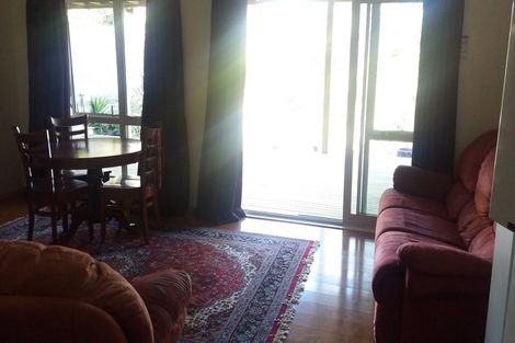 Photo of property in 5 Saddleback Rise, Murrays Bay, Auckland, 0630