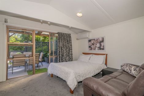 Photo of property in 2 Ridge Road, Tairua, 3508
