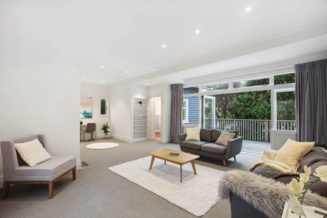 Photo of property in 2/48 Sunnynook Road, Sunnynook, Auckland, 0620