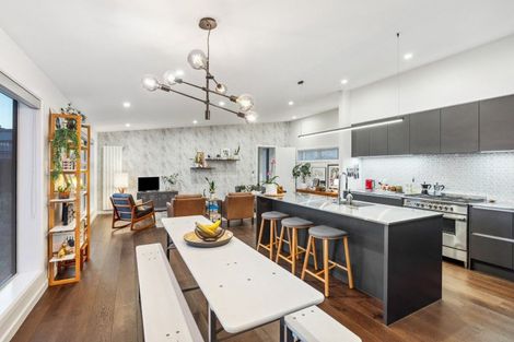 Photo of property in 7 Promontory Crescent, Newlands, Wellington, 6037