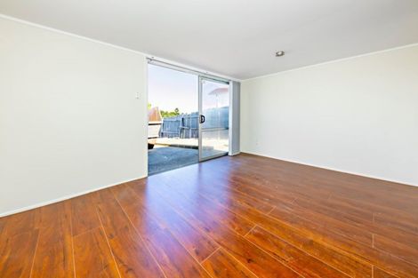 Photo of property in 14 Frobisher Way, Clendon Park, Auckland, 2103