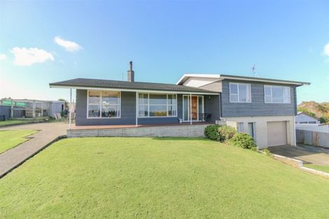 Photo of property in 16 Swinbourne Street, Waverley, 4510