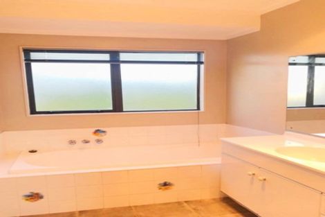 Photo of property in 29a Rosedale Road, Pinehill, Auckland, 0632