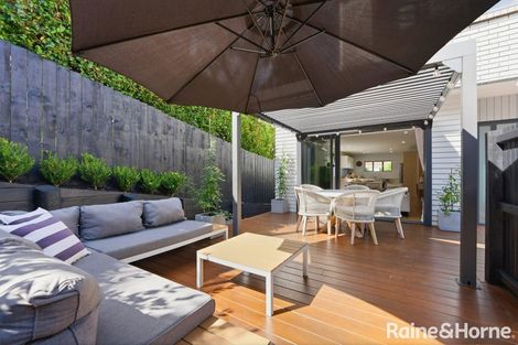 Photo of property in 19b Standage Lane, Kelston, Auckland, 0602