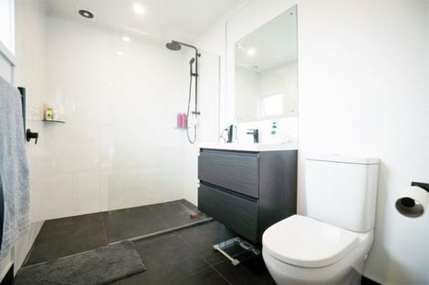 Photo of property in 6 Waimarama Court, Roslyn, Palmerston North, 4414