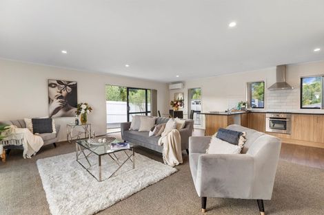 Photo of property in 21a Nirmal Place, Sunnyvale, Auckland, 0612