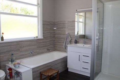 Photo of property in 2 Arthur Street, Holmes Hill, Oamaru, 9401