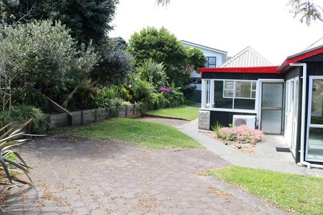 Photo of property in 36 Parkes Avenue, Saint Johns Hill, Whanganui, 4501