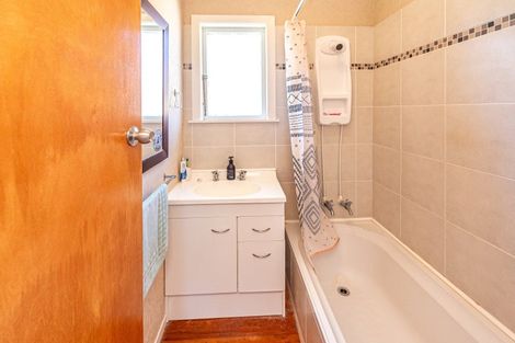 Photo of property in 25 Field Street, Aramoho, Whanganui, 4500