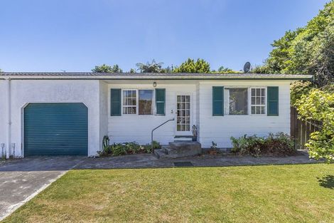 Photo of property in 105b Taylor Terrace, Tawa, Wellington, 5028
