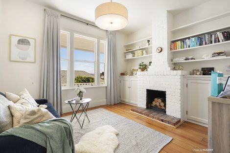 Photo of property in 5b Saint Mary Street, Thorndon, Wellington, 6011